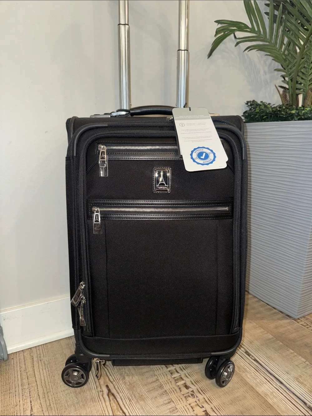 Travelpro Platinum Elite Carry-On Business Plus Spinner luggage suitcase travel